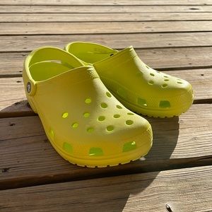 • Crocs Shoe • Neon Yellow • Womens 9 ~ Men’s 7